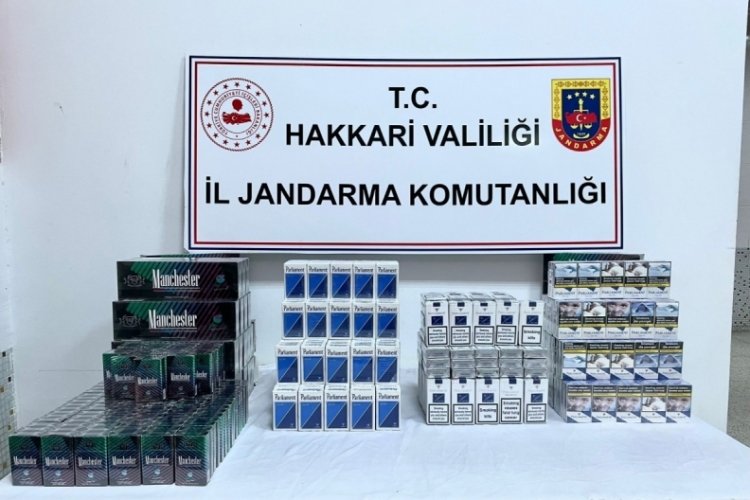 Hakkari'de yapılan kontrollerde 800 paket sigara ele ge&ccedil;irildi