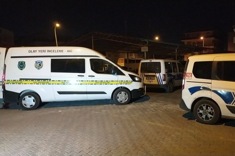 Uşak'ta &uuml;&ccedil; kişi arasında bı&ccedil;aklı kavga &ccedil;ıktı!