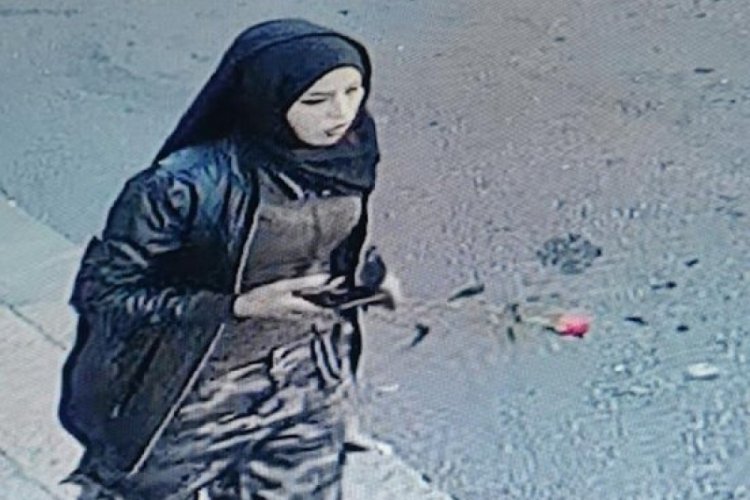 İstanbul Taksim'e bomba bırakan ter&ouml;ristin patlama sonrası bindiği taksi ortaya &ccedil;ıktı