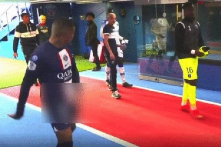 Kylian Mbappe'den ahlak dışı hareket!