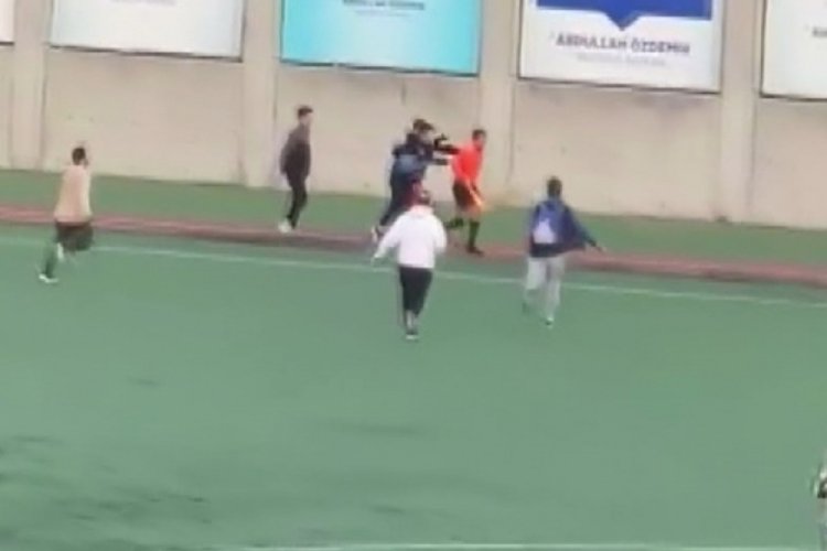 Amat&ouml;r lig ma&ccedil;ında hakeme saldırı