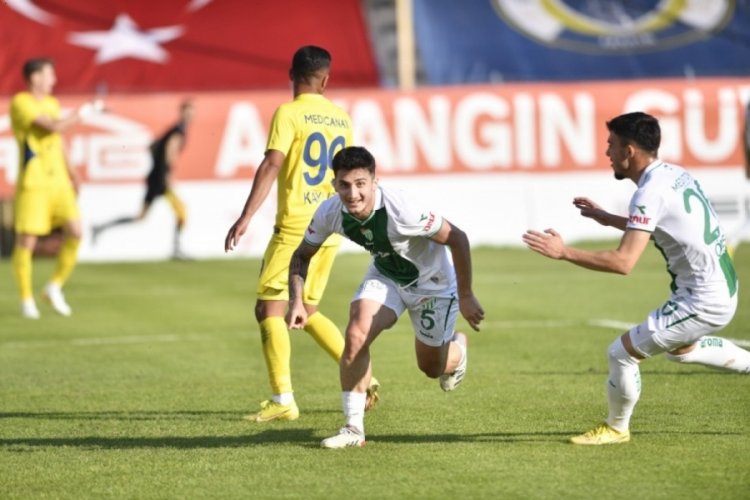 Bursaspor'da ilk deplasman galibiyetinin mutluluğu yaşanıyor