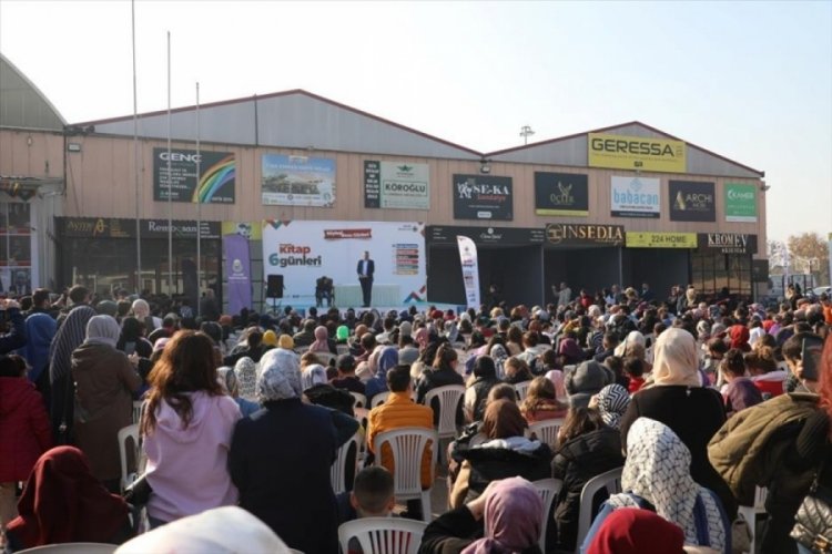 Bursa İneg&ouml;l'de kitap fuarında coşkulu final