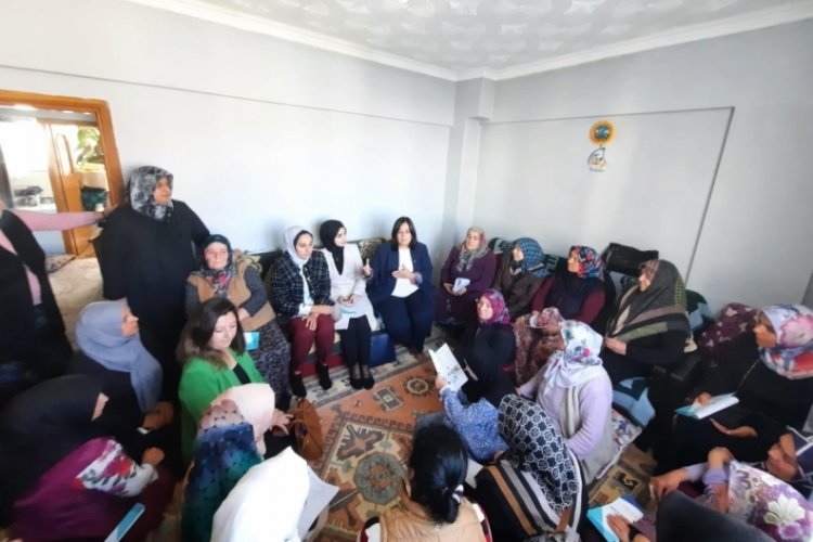 AK kadınlar Bursa'nın t&uuml;m mahallerinde sandık esaslı toplantılar yapıyor