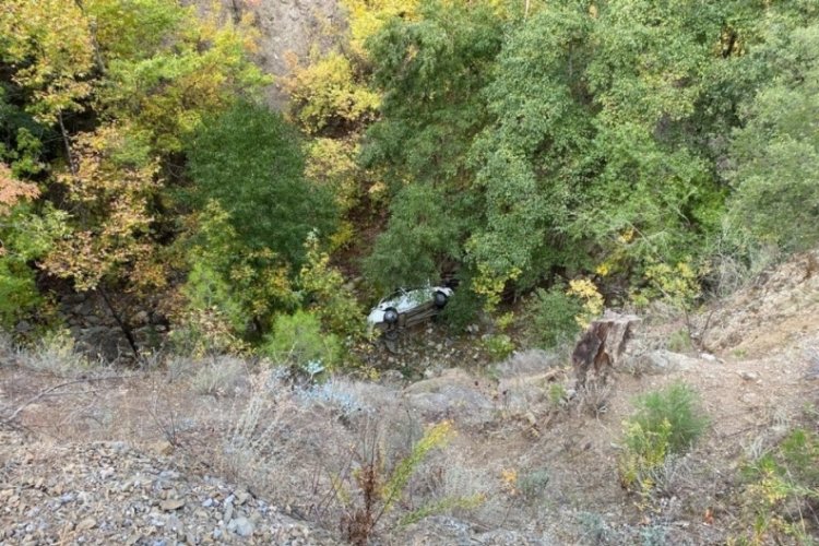 Antalya'da otomobil u&ccedil;uruma yuvarlandı: 1 &ouml;l&uuml;,1 yaralı