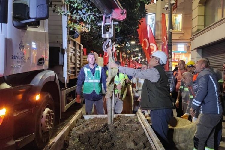 Patlama sonrası İstiklal Caddesi'ndeki saksılar kaldırılıyor