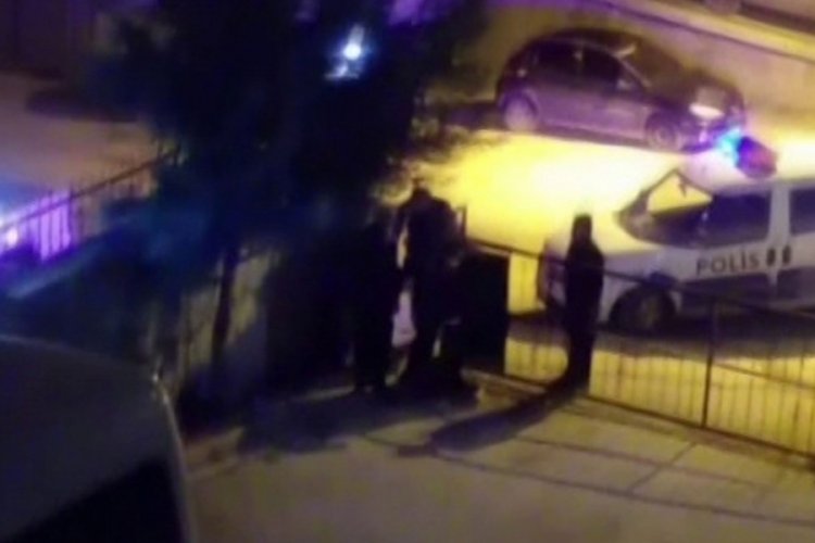 Elazığ'da bir site sakini, hırsızı yakalayarak polise teslim etti