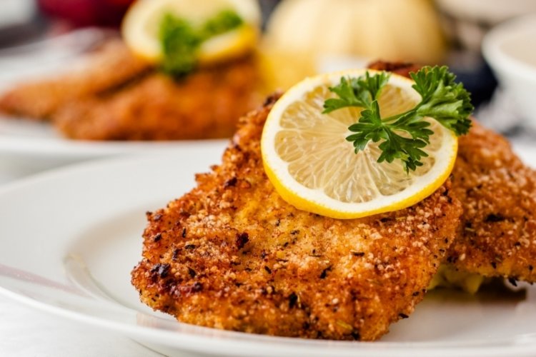 Şnitzel nedir, nasıl yapılır? Şnitzel i&ccedil;in gerekli malzemeler...