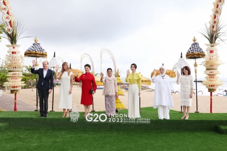 Emine Erdoğan Endonezya'da lider eşleriyle g&ouml;r&uuml;şt&uuml;