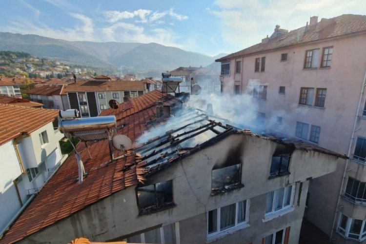 Mangaldaki ateş evi k&uuml;le &ccedil;evirdi!