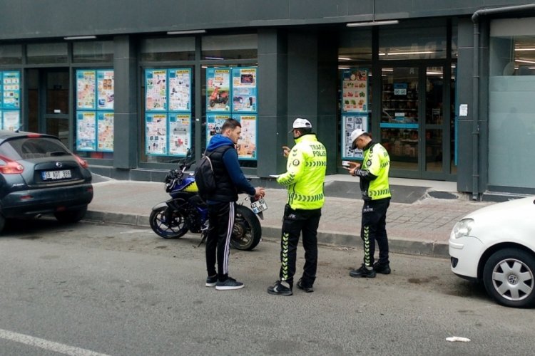 Tekirdağ'da yaya ge&ccedil;idinde motosiklet engelli vatandaşa &ccedil;arptı