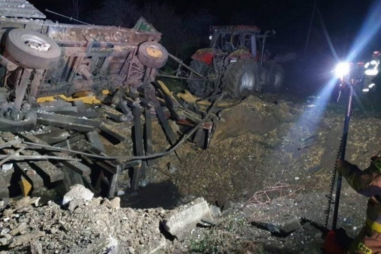 Polonya'nın Ukrayna sınırında bulunan k&ouml;y&uuml;ne f&uuml;ze d&uuml;şt&uuml;! Rusya'dan a&ccedil;ıklama geldi