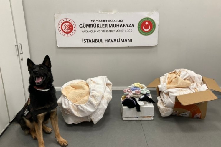 İstanbul Havalimanı'nda ş&uuml;pheli kargodan 14 kilo 900 gram uyuşturucu &ccedil;ıktı