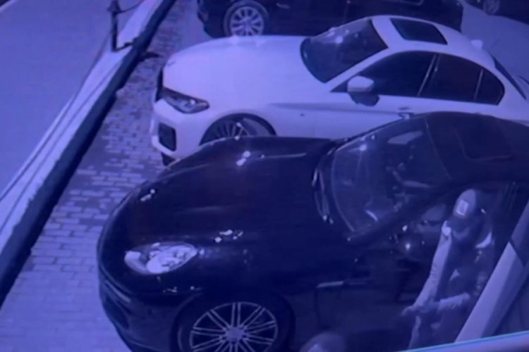 İstanbul'da l&uuml;ks otomobilin farları &ccedil;alındı