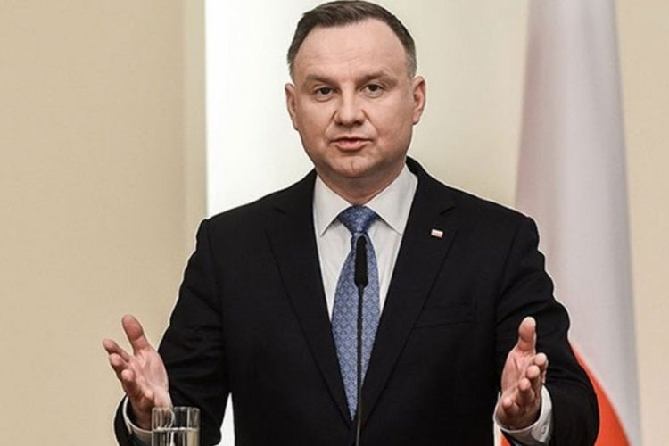 Polonya Cumhurbaşkanı'ndan f&uuml;ze a&ccedil;ıklaması