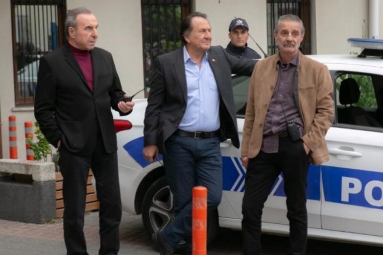 Yapım şirketi, Arka Sokaklar dizisinin &ccedil;ekimlerini 45 g&uuml;n durdurdu