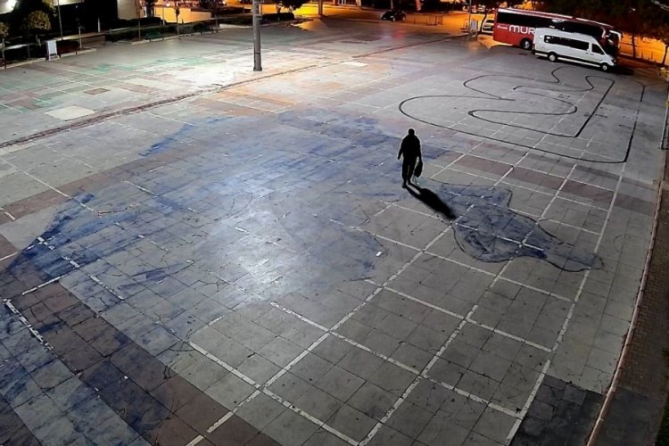 Antalya'da Atat&uuml;rk heykeline saldırı