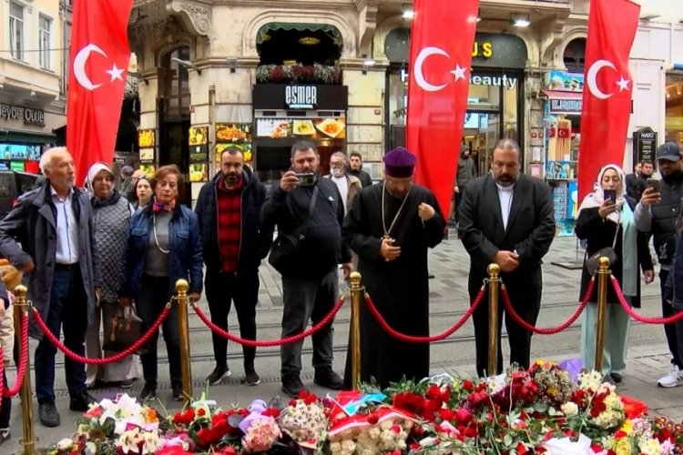 Patrik Maşalyan ter&ouml;r saldırısının olduğu noktada dua etti