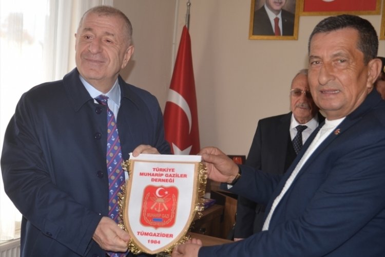 &Uuml;mit &Ouml;zdağ K&uuml;tahya'da ziyaretlerde bulundu