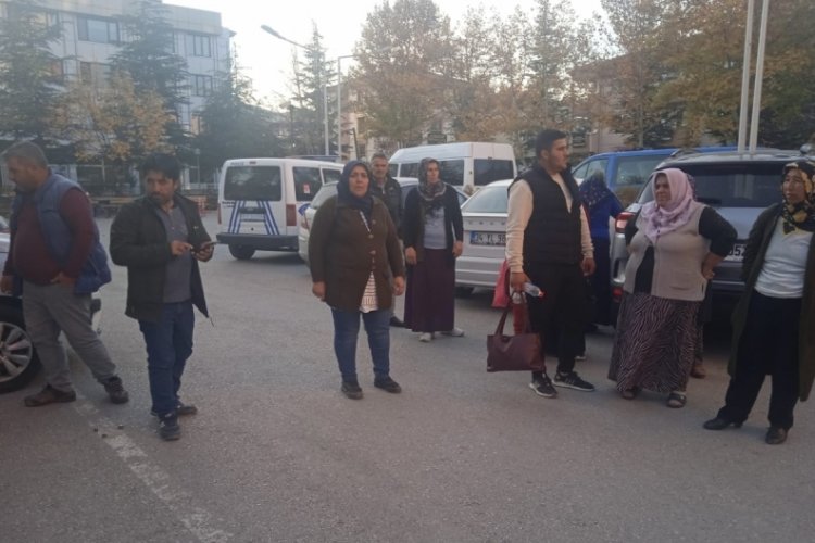 Afyonkarahisar'da 5 &ccedil;ocuğun &ouml;ld&uuml;ğ&uuml; servis kazasında gergin duruşma