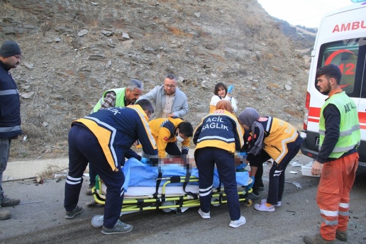 Manisa Kulla'da korkun&ccedil; kaza: 1 &ouml;l&uuml;, 4 yaralı