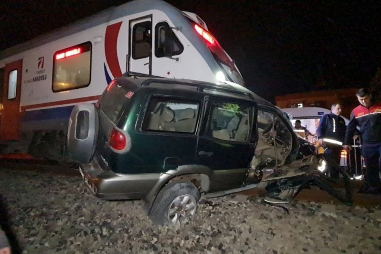 Aydın'da hemzemin ge&ccedil;itte feci &ouml;l&uuml;m! Tren &ccedil;arptı...