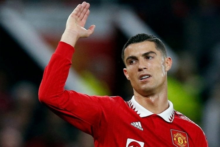 Manchester United, Ronaldo'yu stattan sildi