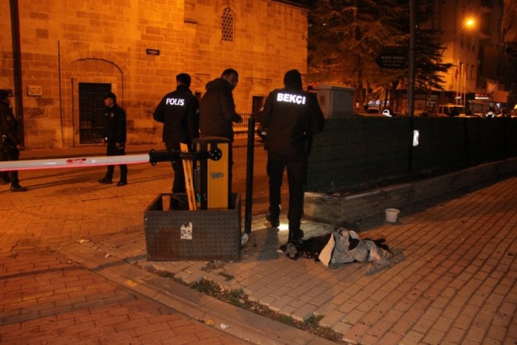 Karaman'da otopark girişinde ş&uuml;pheli &ccedil;anta alarmı