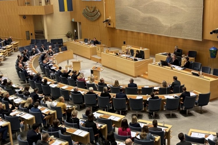 İsve&ccedil; parlamentosu onayladı: Ter&ouml;rle m&uuml;cadele kanunları sıkılaşıyor