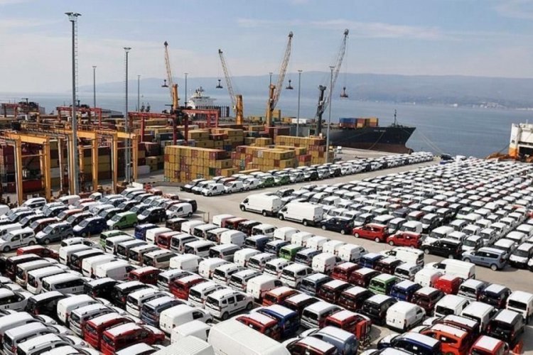 &Ccedil;in'den otomobiller b&ouml;yle geliyor: Gemilerde yer kalmadı