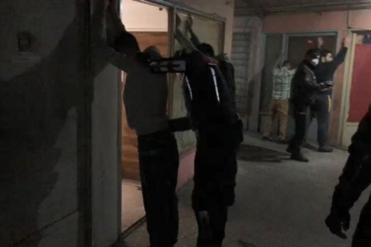 Bursa'da aranması olan 2 kişi g&ouml;zaltına alındı