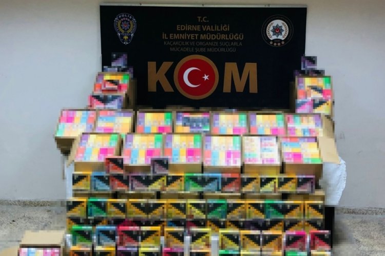 Edirne'de 11 bin adet g&uuml;mr&uuml;k ka&ccedil;ağı sigara ele ge&ccedil;irildi