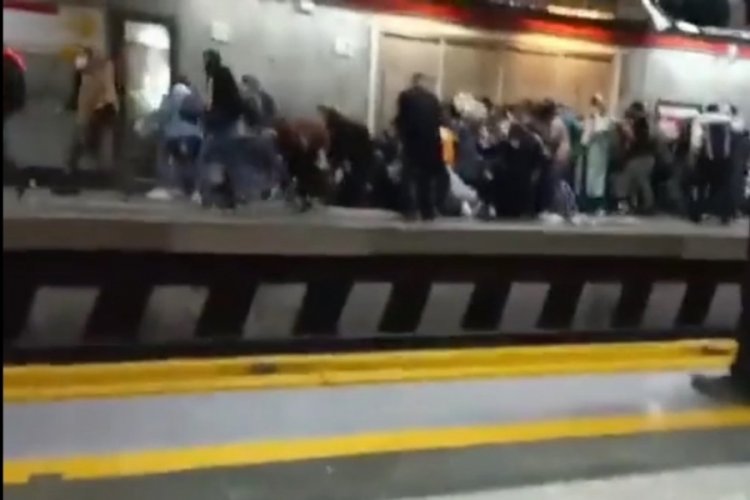 Tahran Metrosu'nda panik anları