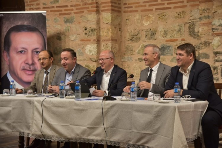 AK Parti Bursa İl Başkanı Davut G&uuml;rkan, il&ccedil;e teşkilatları ile istişarelerini s&uuml;rd&uuml;r&uuml;yor