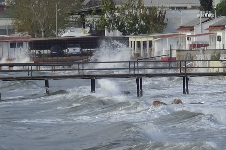 Balıkesir'de lodos fırtınası