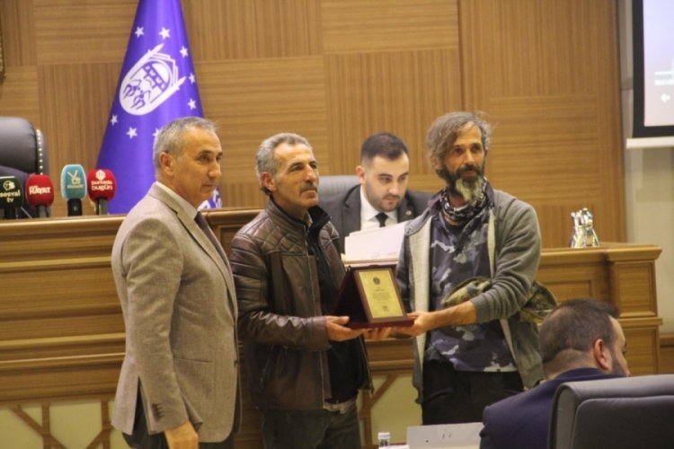 Bursa'da ayın vatandaşı &ouml;d&uuml;l&uuml; Bursada Bug&uuml;n'&uuml;n duyurduğu isme verildi&nbsp;
