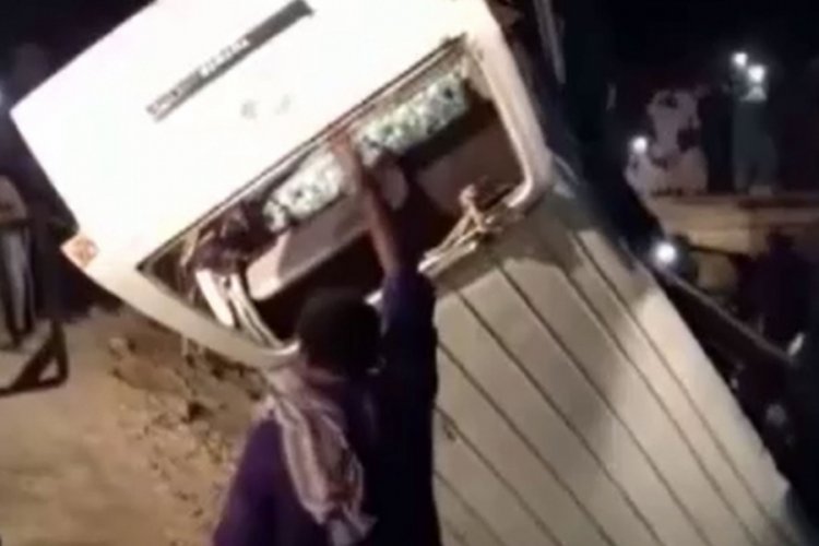 Pakistan'da katliam gibi kaza: 18 &ouml;l&uuml;