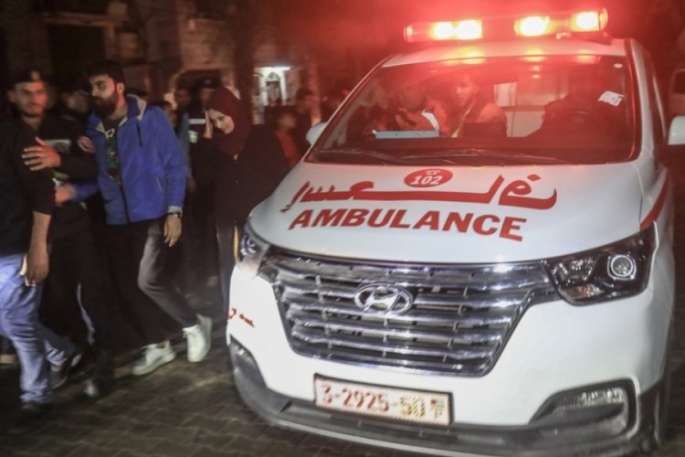 Gazze'de m&uuml;lteci kampında yangın: 21 kişi hayatını kaybetti