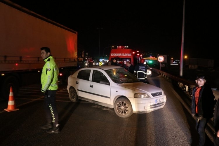 Adana'da tır ile otomobil &ccedil;arpıştı: 1 ağır yaralı