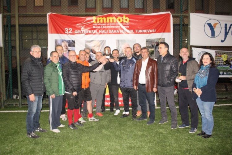 TMMOB Bursa'da  şampiyon İnşaat &Ccedil;elik takımı