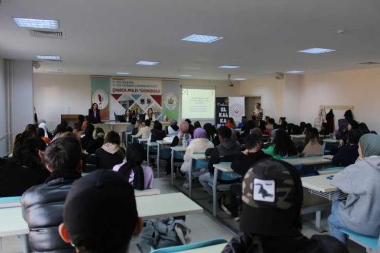 Yalova'da kadına y&ouml;nelik şiddetle m&uuml;cadele tartışıldı