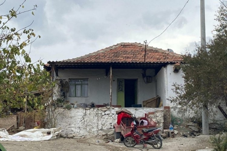 Manisa'da kayınvalidesi ve kayınbiraderini &ouml;ld&uuml;ren şahıs aranıyor