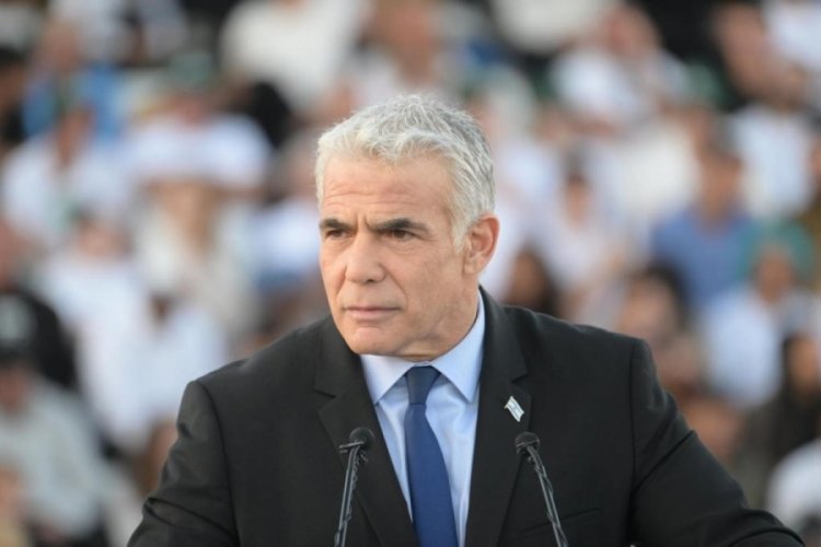 İsrail Başbakanı Lapid: Azerbaycan'ın b&uuml;y&uuml;kel&ccedil;ilik a&ccedil;ma kararını memnuniyetle karşılıyorum