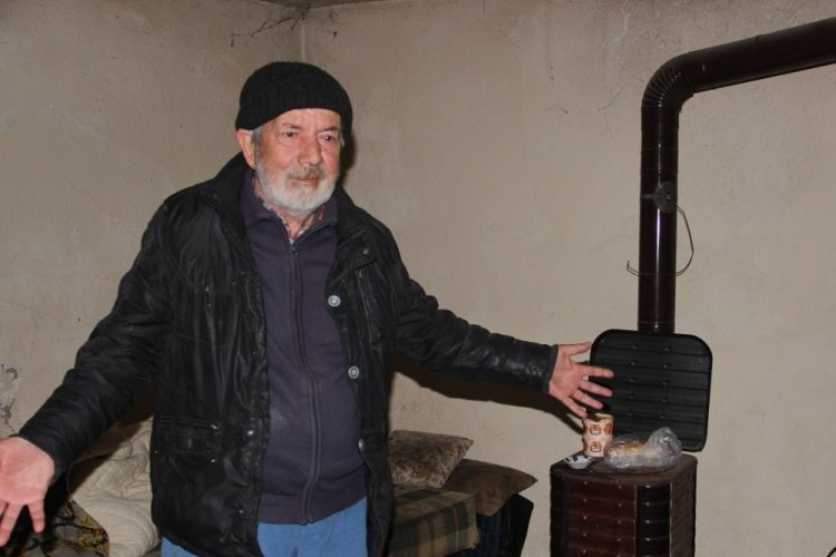 Manisa'da Kıbrıs Gazisinin i&ccedil;ler acısı hali y&uuml;rek burktu