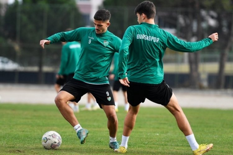Bursaspor Isparta 32 Spor i&ccedil;in kampa girdi