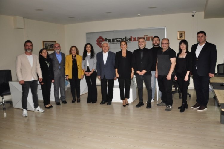 Doğu Perin&ccedil;ek'ten Bursada Bug&uuml;n'e &ouml;zel a&ccedil;ıklamalar: Vatan partisi olarak zorlukların i&ccedil;indeki b&uuml;y&uuml;k &ccedil;&ouml;z&uuml;m&uuml; g&ouml;r&uuml;yoruz