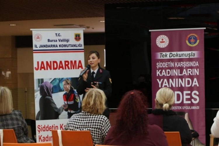 Bursa'da Jandarmadan kadına y&ouml;nelik şiddetle m&uuml;cadele farkındalığı