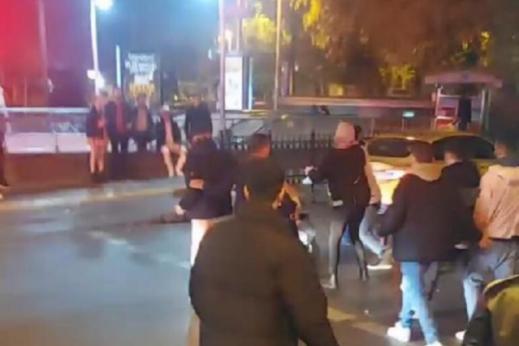 İstanbul'da taksi durağında sıra kavgası