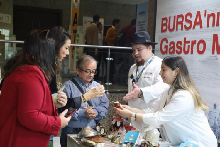 İneg&ouml;l'&uuml;n lezettleri İstanbul'da