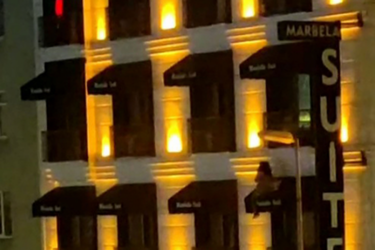İstanbul'da bir kadın 3'&uuml;nc&uuml; kattan d&uuml;şt&uuml;!